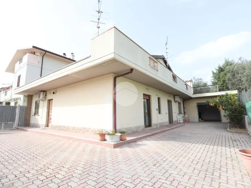 Casa semindipendente in vendita a Pescara