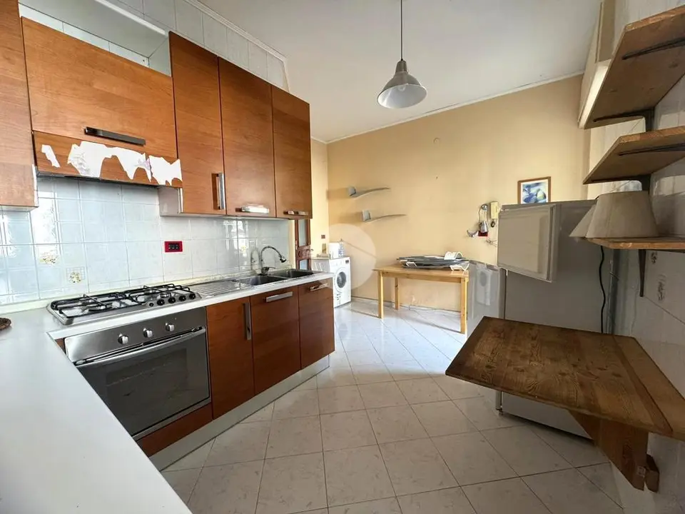 Trilocale in affitto a Napoli