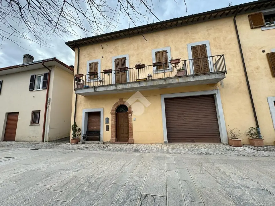 Casa semindipendente in vendita a Sellano