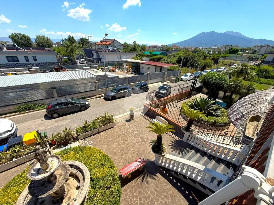 5 locali in vendita a Volla