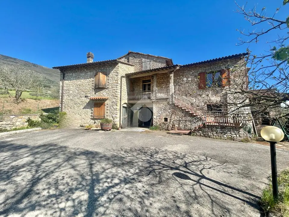 Casa semindipendente in vendita a Assisi