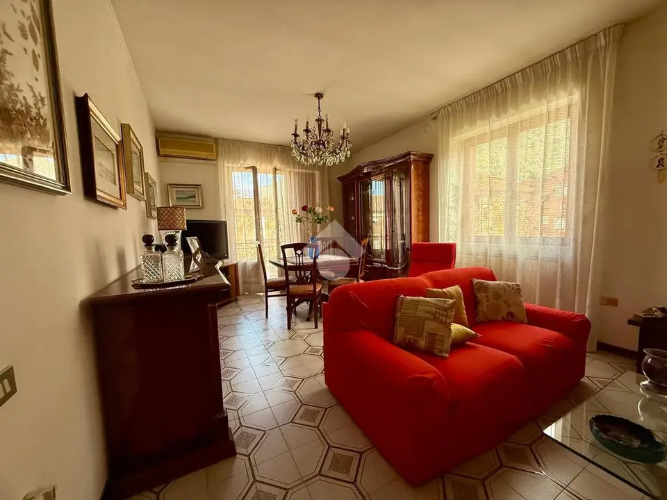 5 locali in vendita a Gubbio