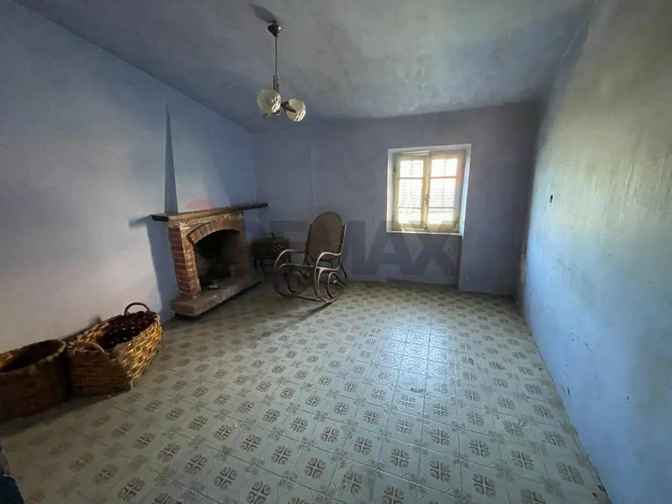 Porzione di casa in Vendita a Borgo a Mozzano