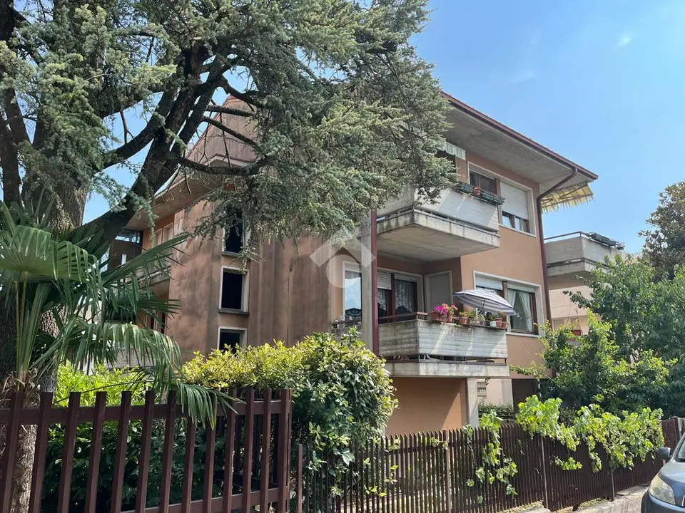 Porzione di bifamiliare in vendita a Verona