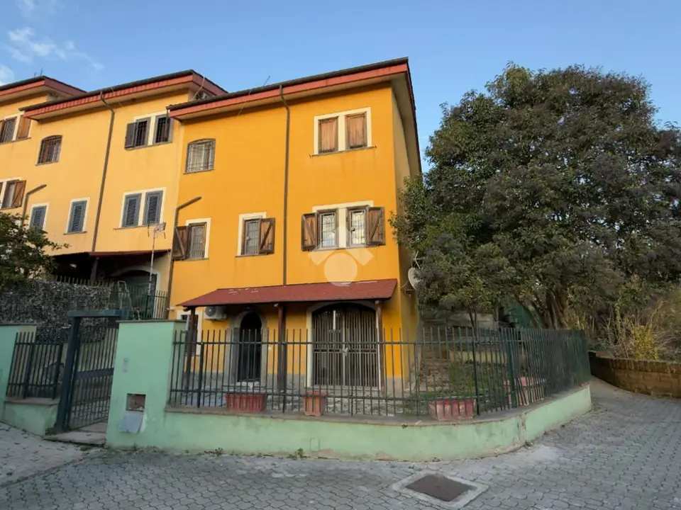 Villa a schiera in vendita a Castelnuovo Di Porto