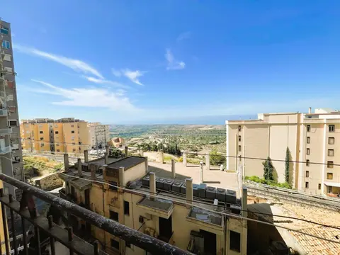 Appartamento in Viale Pietro Nenni 34, Agrigento (AG)