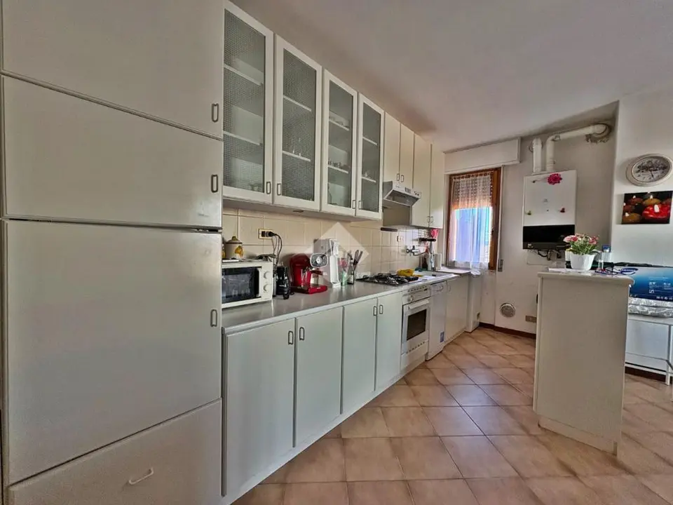5 locali in vendita a Gualdo Tadino