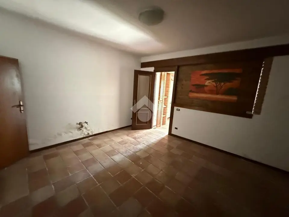 Farmhouse for sale in Barbata