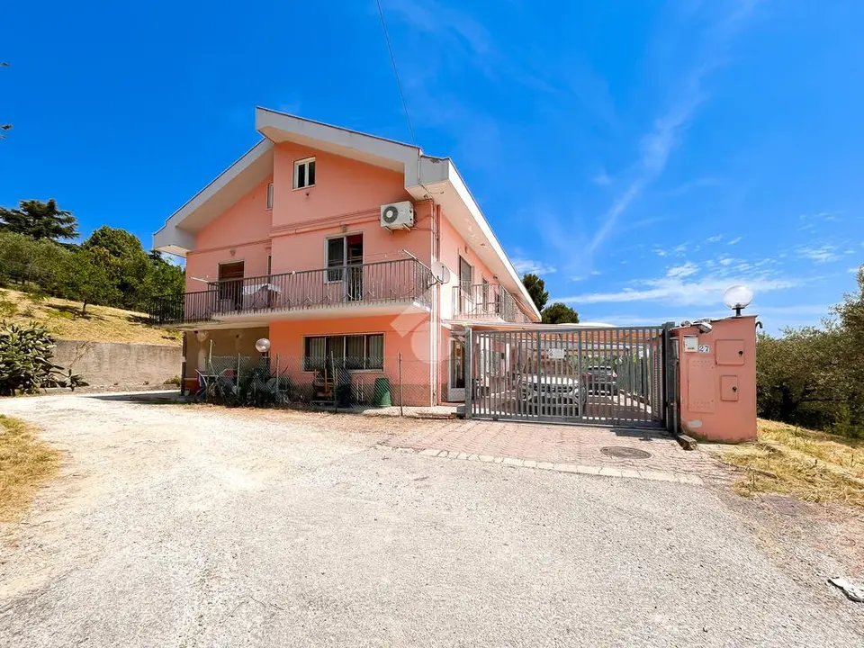 Casa semindipendente in vendita a Pescara