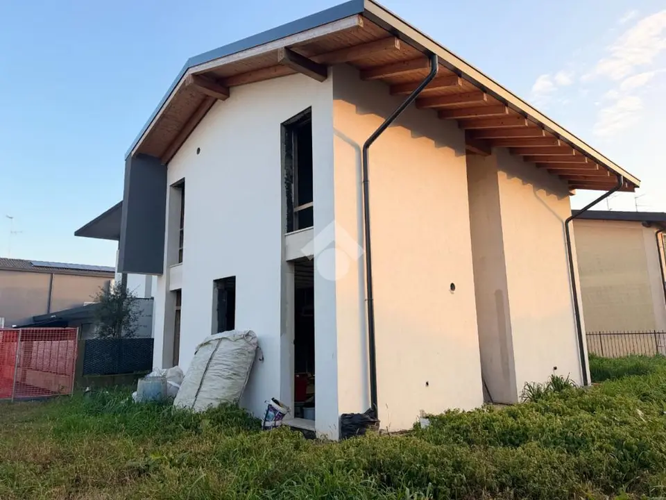 Bifamiliare in vendita a Verolavecchia