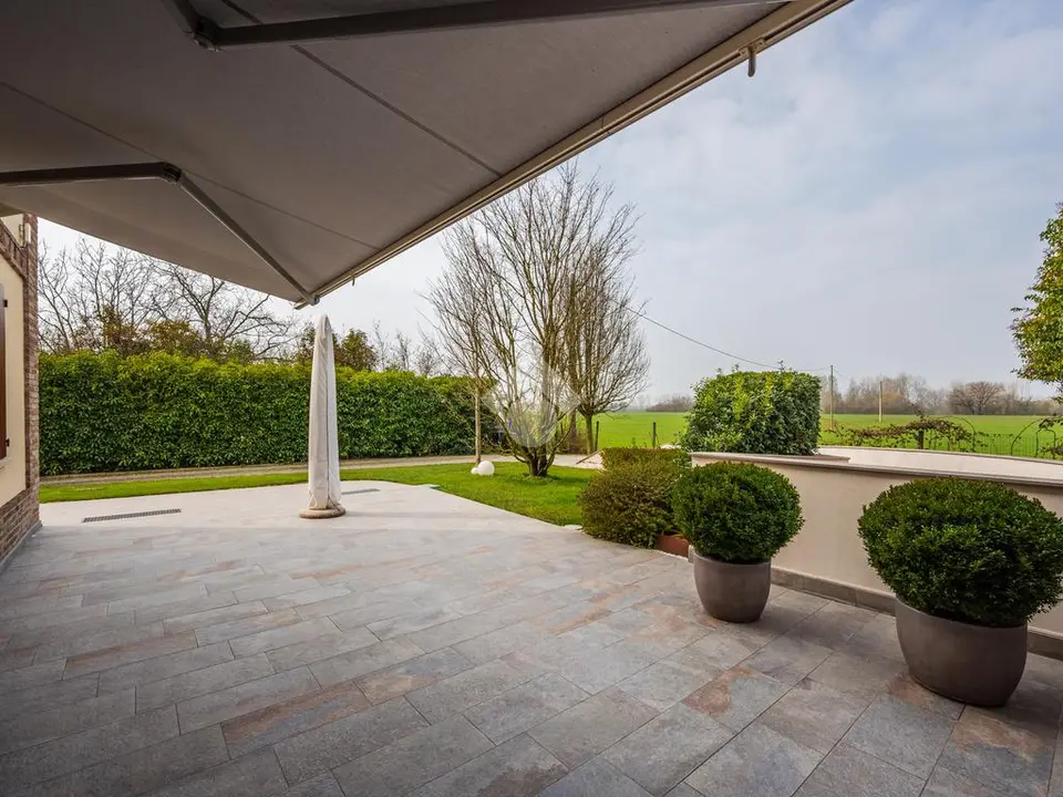 Porzione di bifamiliare in vendita a Castelfranco Emilia