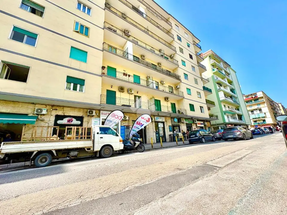 5 locali in vendita a Napoli