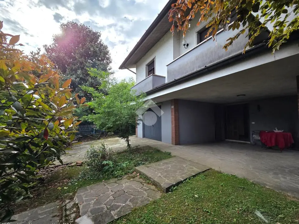 Villa singola in vendita a Fara Olivana Con Sola