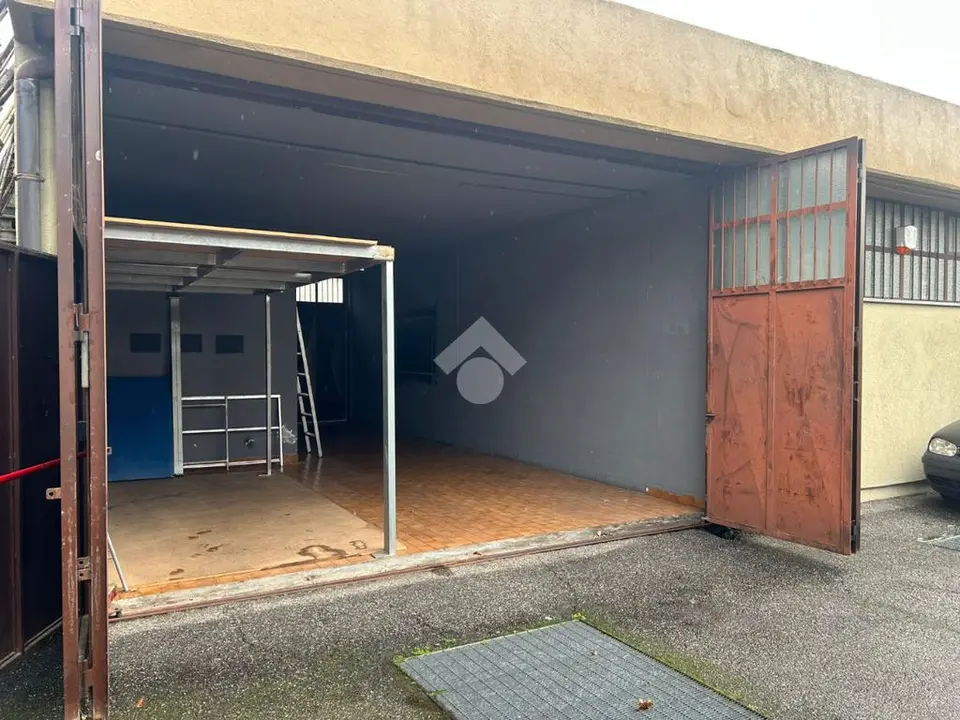 Box / posti auto in vendita a Collegno