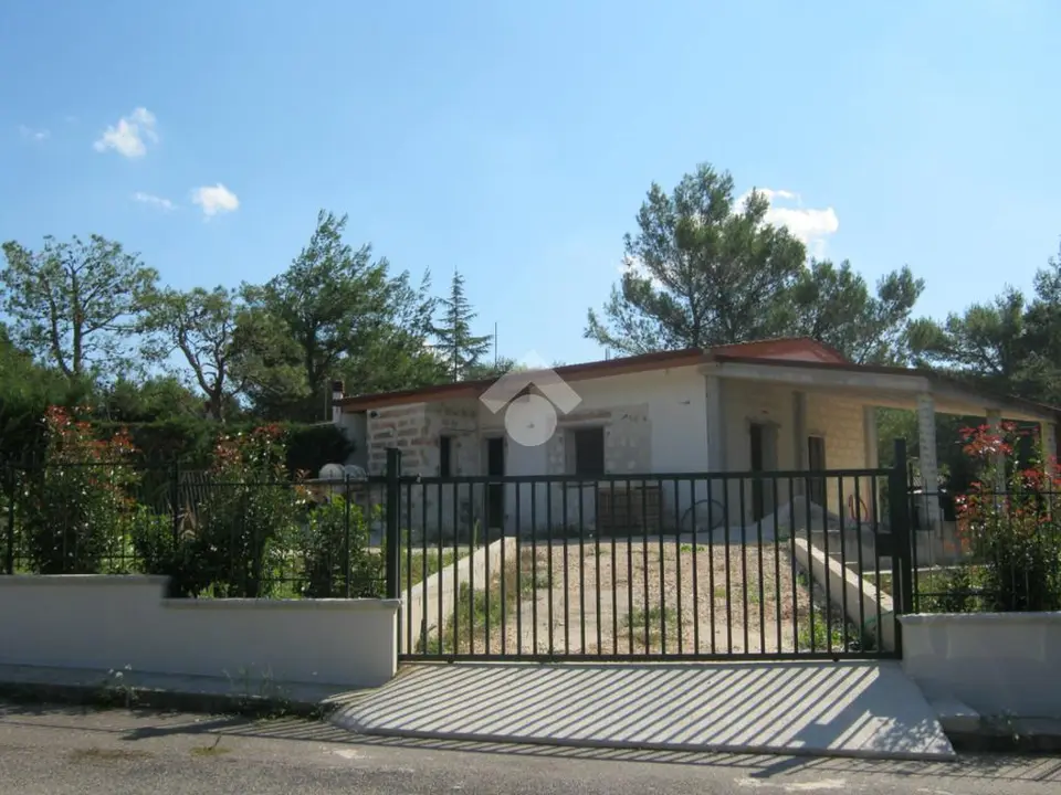 Villa a schiera d'angolo in vendita a Cassano Delle Murge