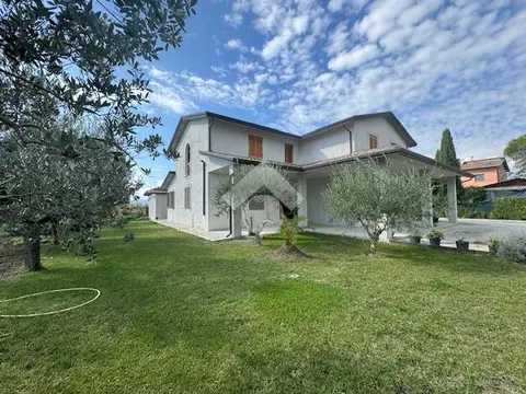 Porzione di bifamiliare in vendita a Spello