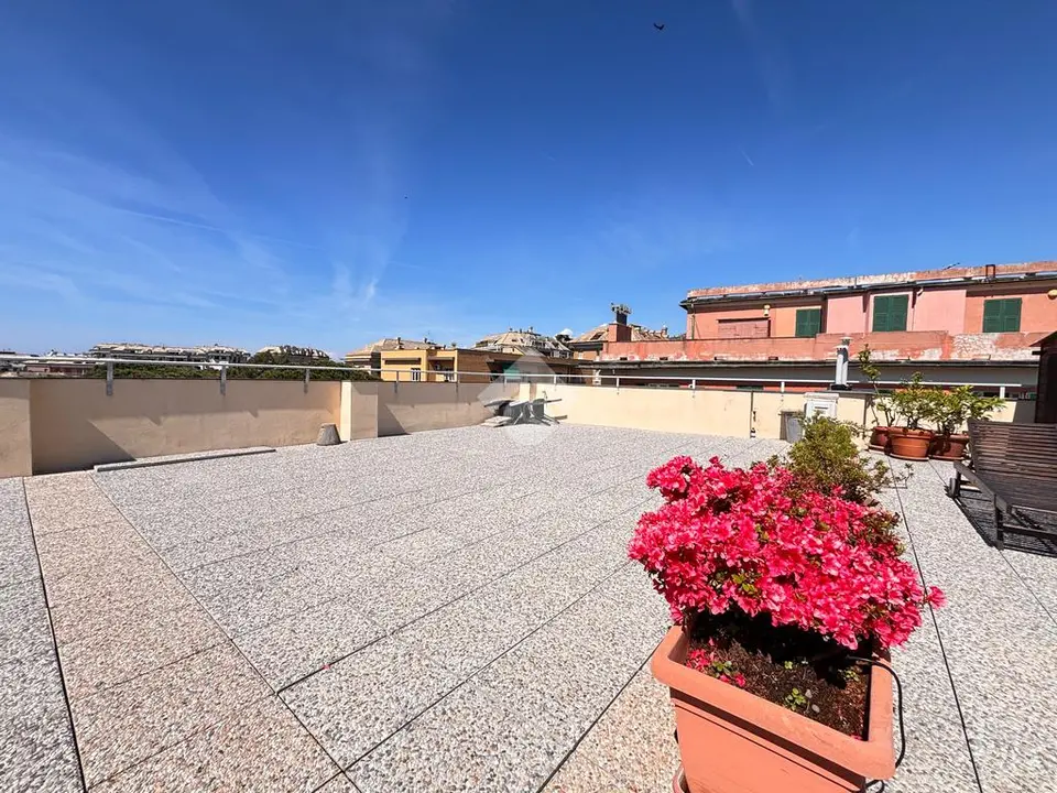 Quadrilocale in vendita a Genova