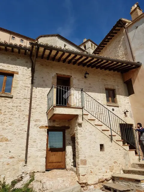 Casa semindipendente in vendita a Sellano
