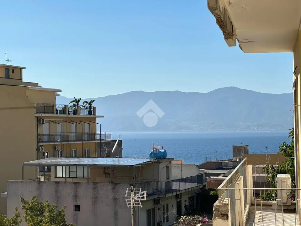 Quadrilocale in vendita a Reggio Di Calabria