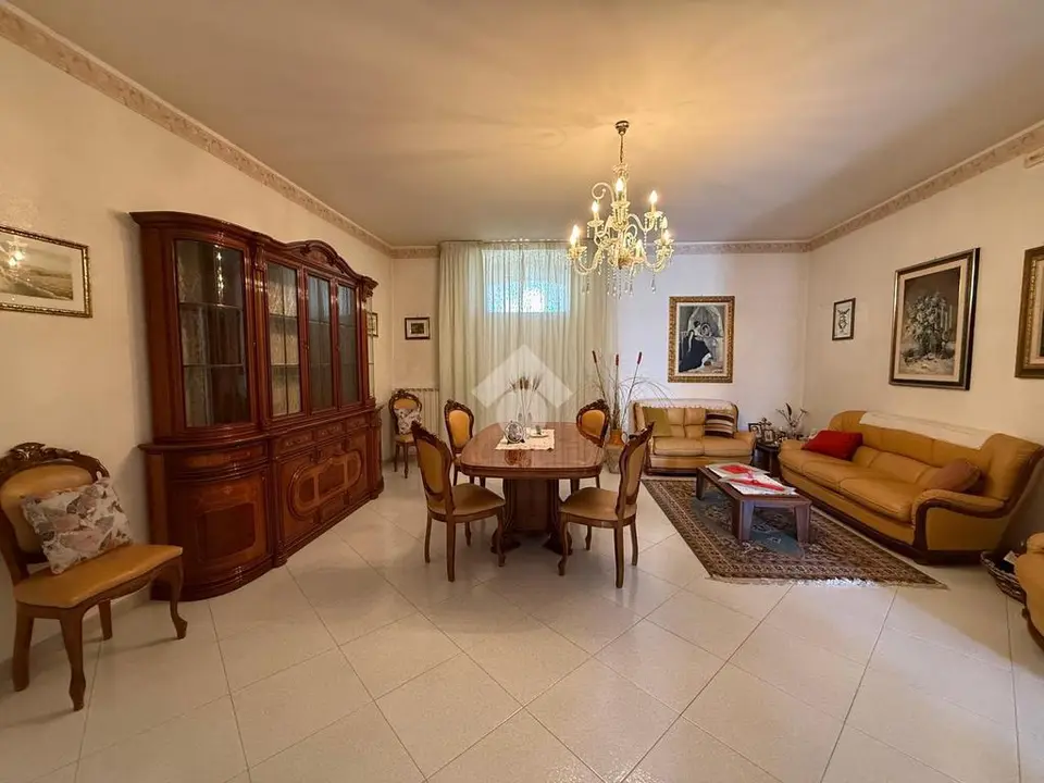 Casa indipendente in vendita a Santeramo In Colle