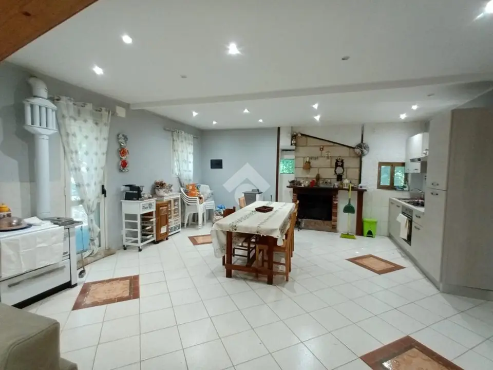 Casa indipendente in vendita a Olevano Romano