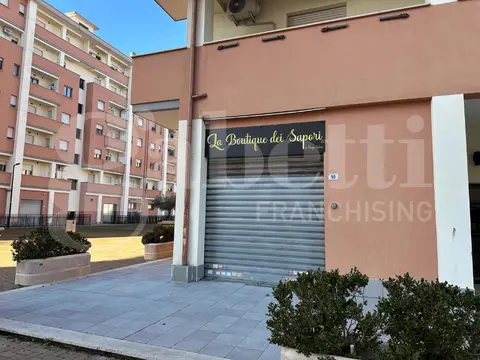 Negozio in Via Augusto 90, Aprilia (LT)