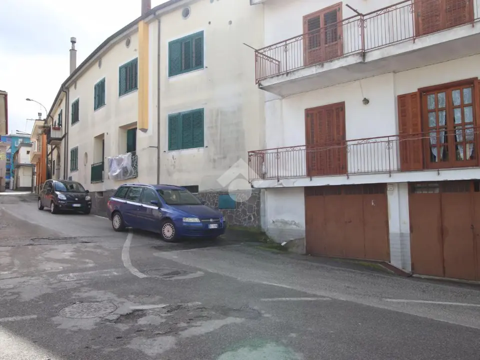 Box / posti auto in vendita a Fisciano
