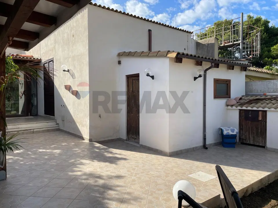 Villa singola in Vendita a Valderice