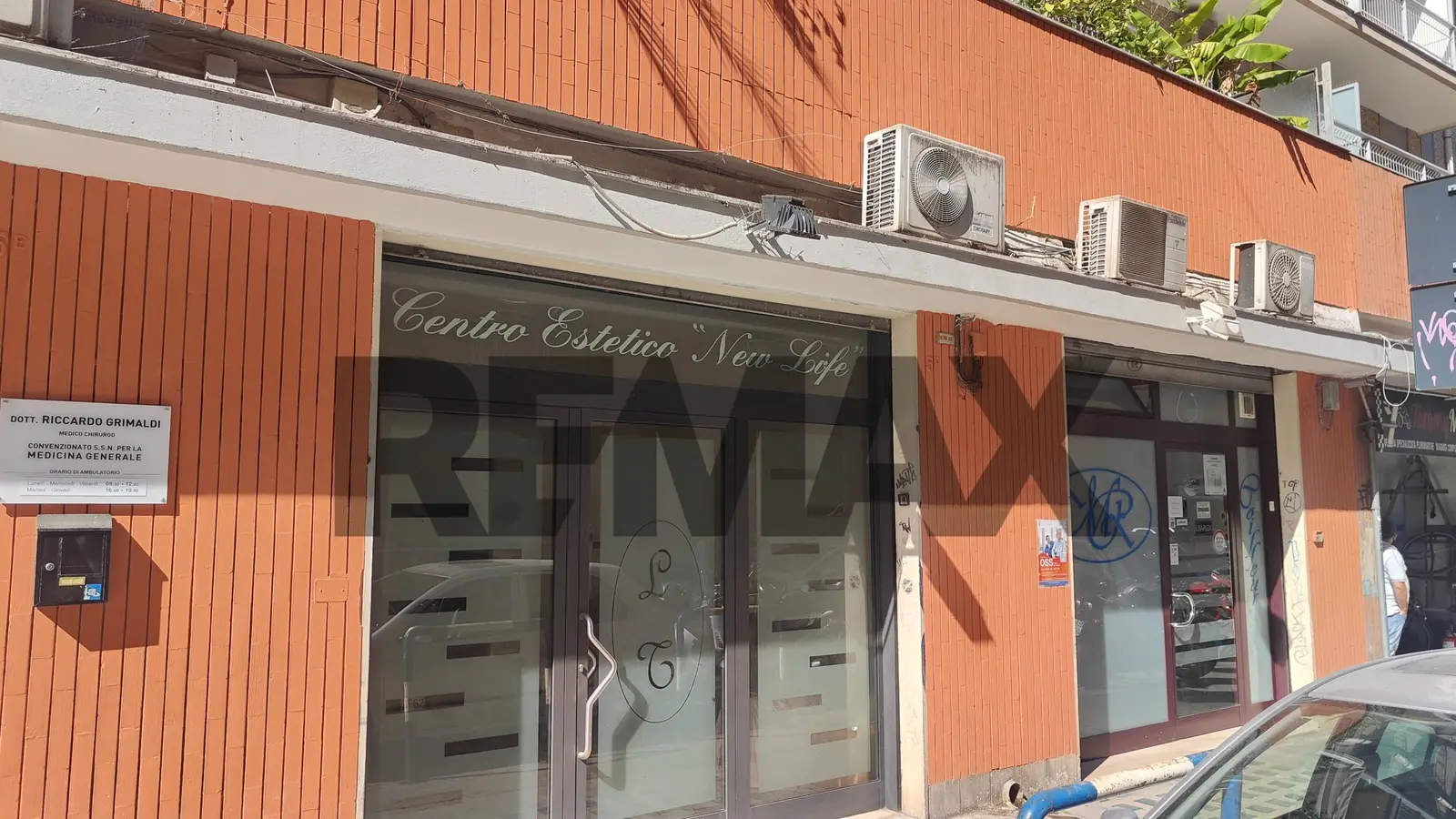 Negozio in Affitto a Bari