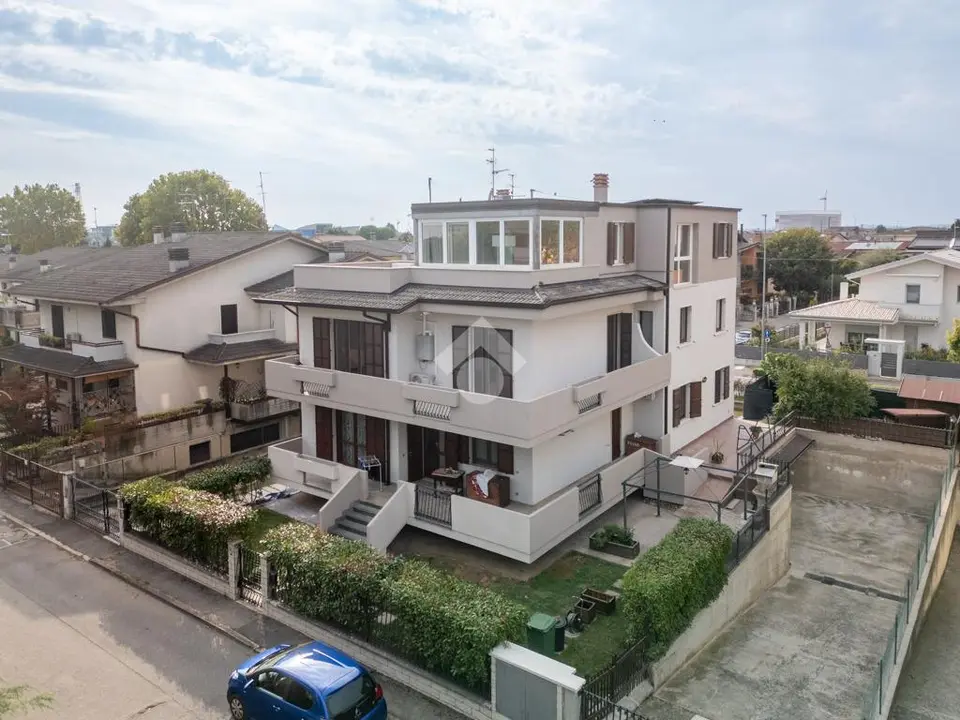 Trilocale in vendita a Villafranca Di Verona