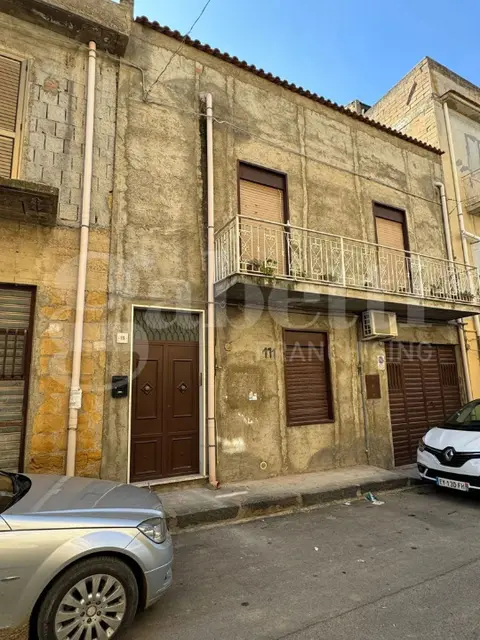 Appartamento in via Canalicchio 111, Pietraperzia (EN)