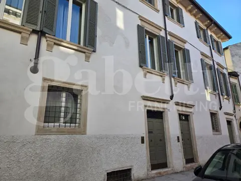 Appartamento in via santa maria rocca maggiore 12/c, Verona (VR)