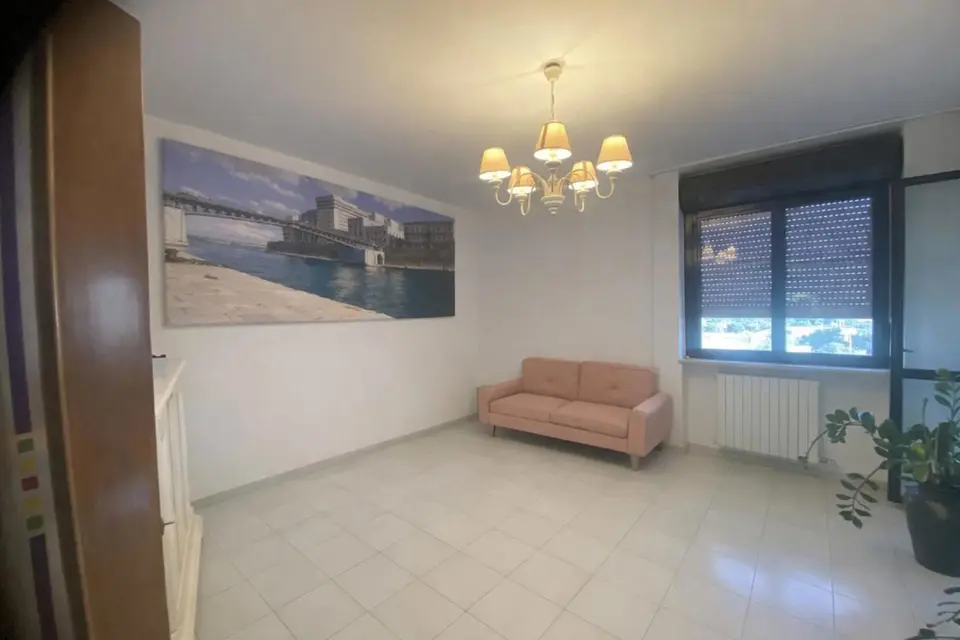 Appartamento in PIAZZA G.B.TEDESCO  16, Taranto (TA)