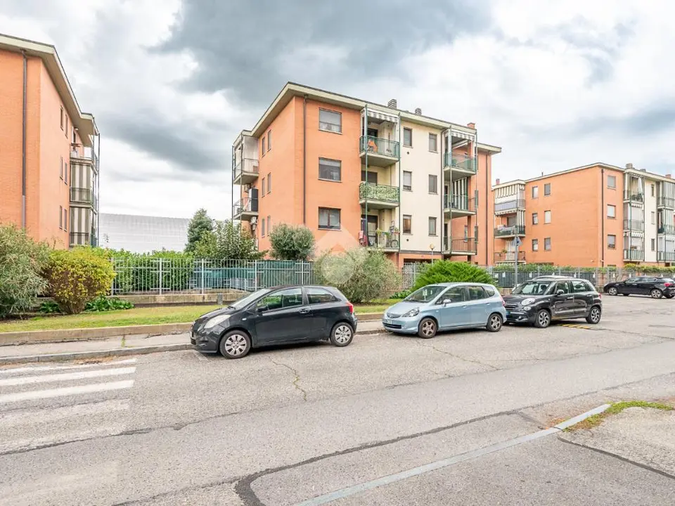 5 locali in vendita a Venaria Reale