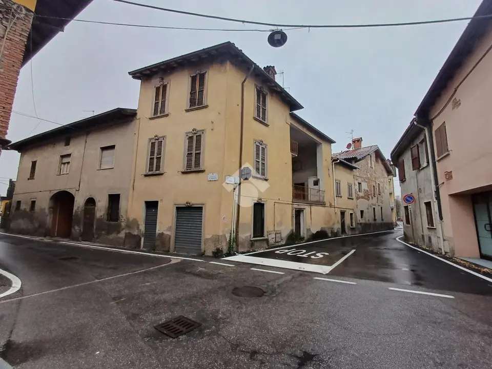 Palazzina in vendita a Treviolo