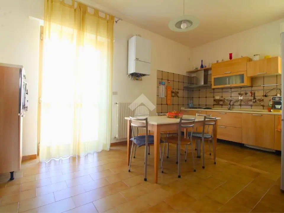 Porzione di bifamiliare in vendita a Pescara