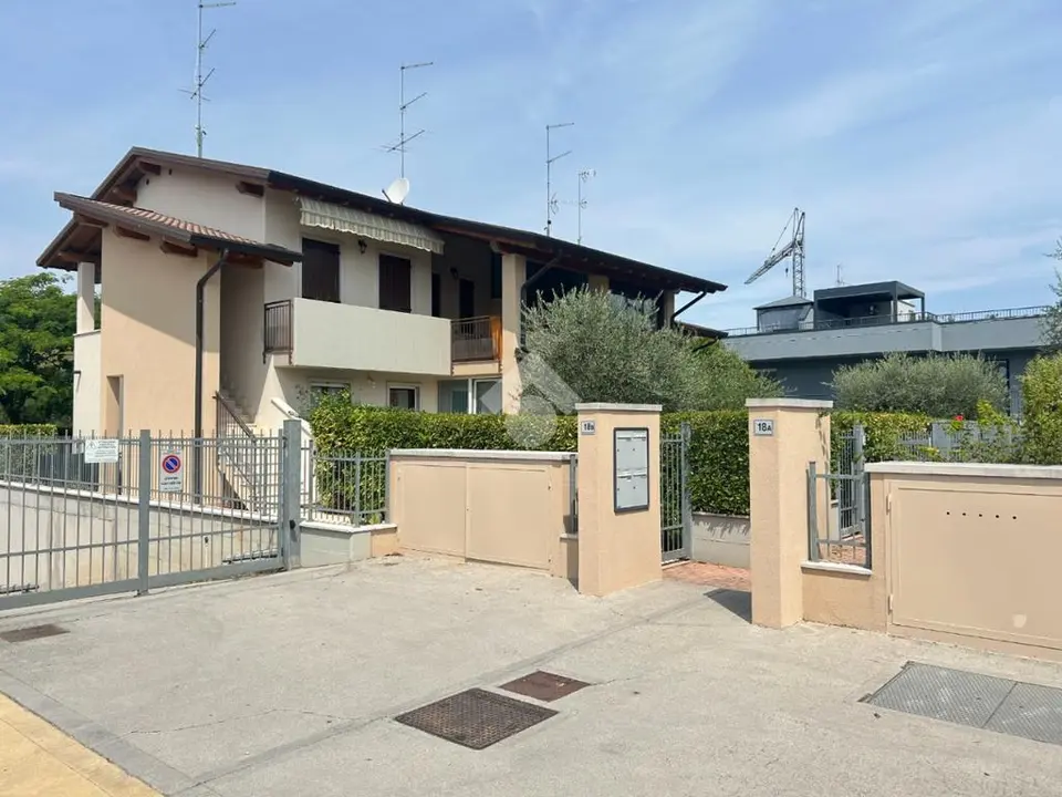 Bilocale in vendita a Peschiera Del Garda