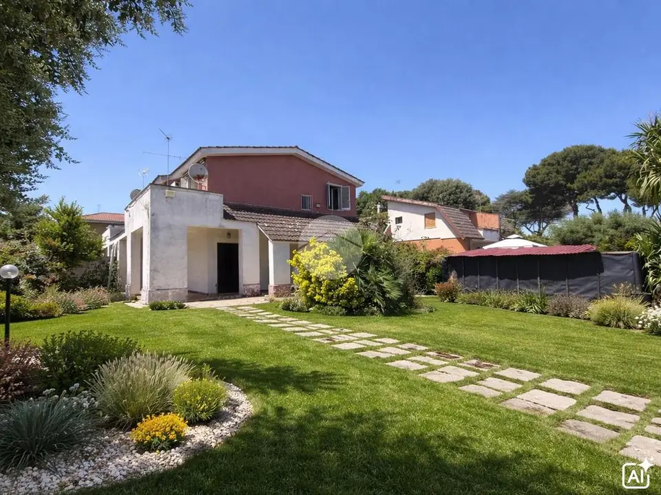 Porzione di bifamiliare in vendita a Anzio