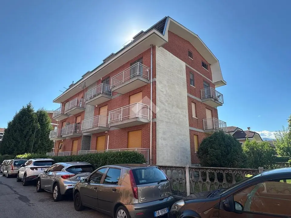 Quadrilocale in affitto a Robassomero
