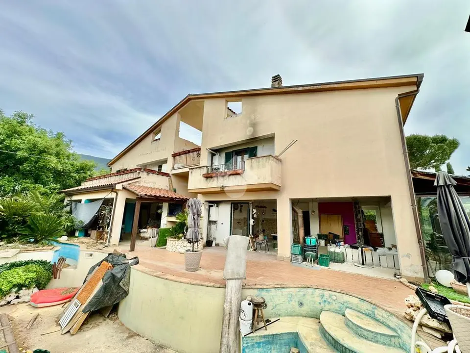 Villa singola in vendita a Campello Sul Clitunno