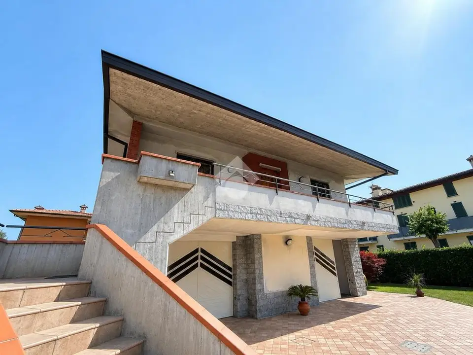 Villa singola in vendita a Rovato