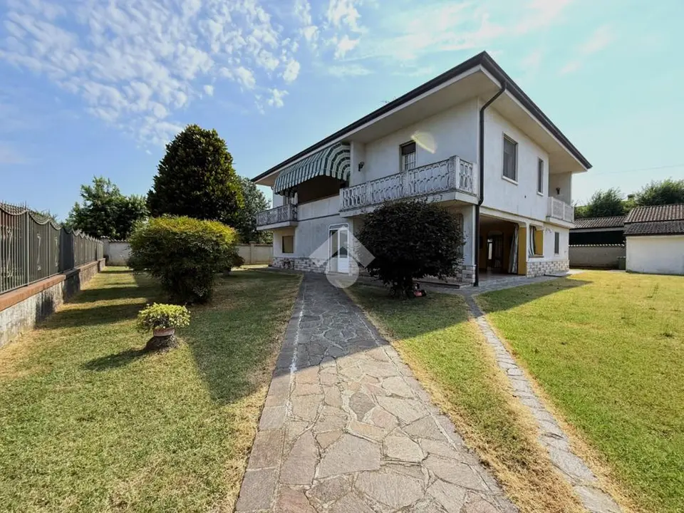 Villa singola in vendita a Borgo San Giacomo
