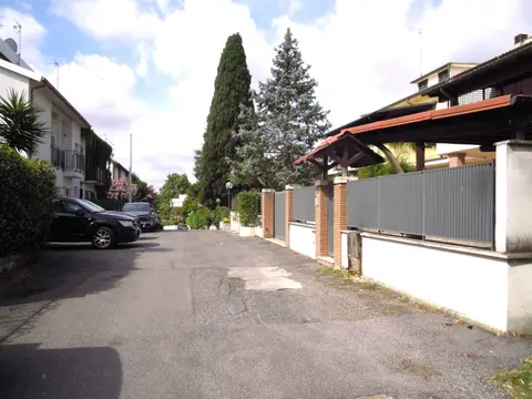 Appartamento in Via Cassia, Roma (RM)