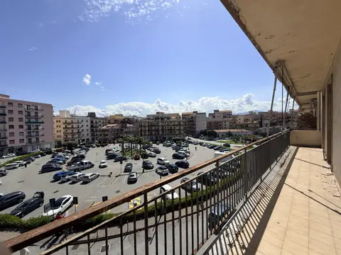 Appartamento in Piazza XXV Aprile 7, Milazzo (ME)