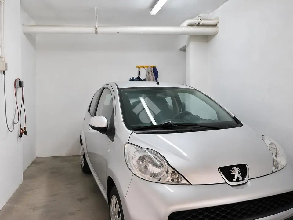 Box / posti auto in vendita a Portici