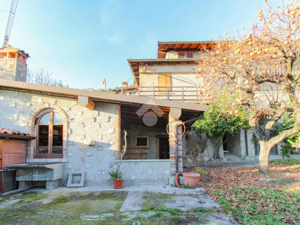 Casa indipendente in vendita a Toscolano-Maderno