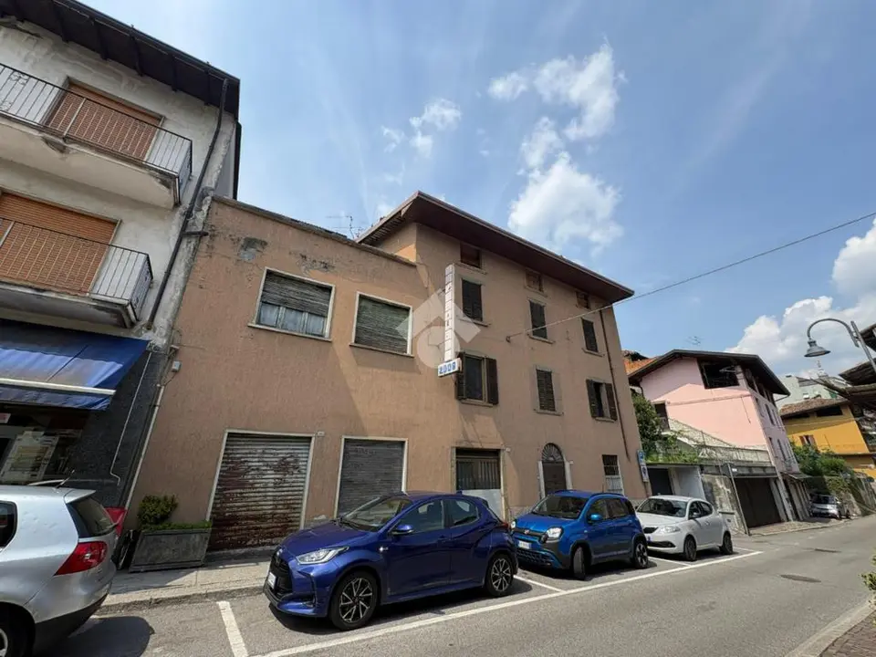 Casa semindipendente in vendita a Gazzaniga