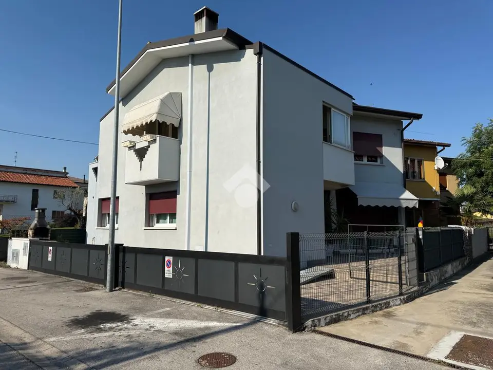 Porzione di bifamiliare in vendita a Tombolo