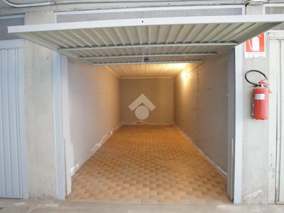 Box / posti auto in vendita a Formigine