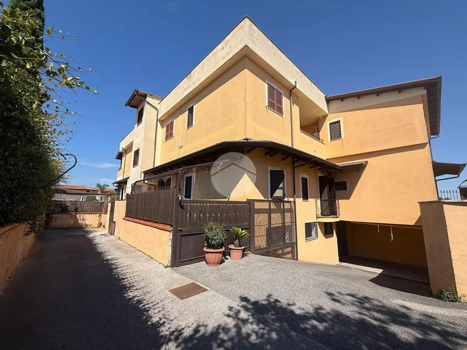 Trilocale in vendita a Giugliano In Campania